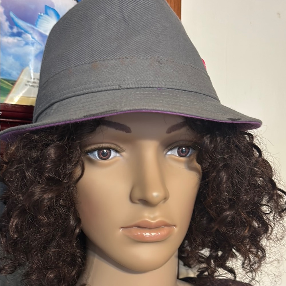 Gray Felt Fedora Hat with Classic Design